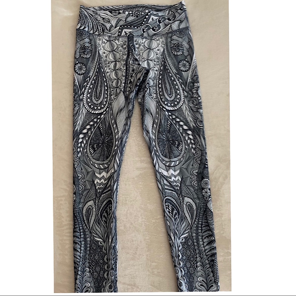 Niyama Yoga Pants - Medium Black & White pattern - Picture 2 of 7
